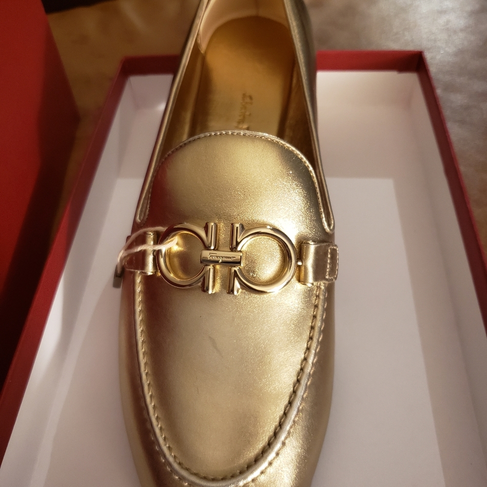 Salvatore Ferragamo gold flat